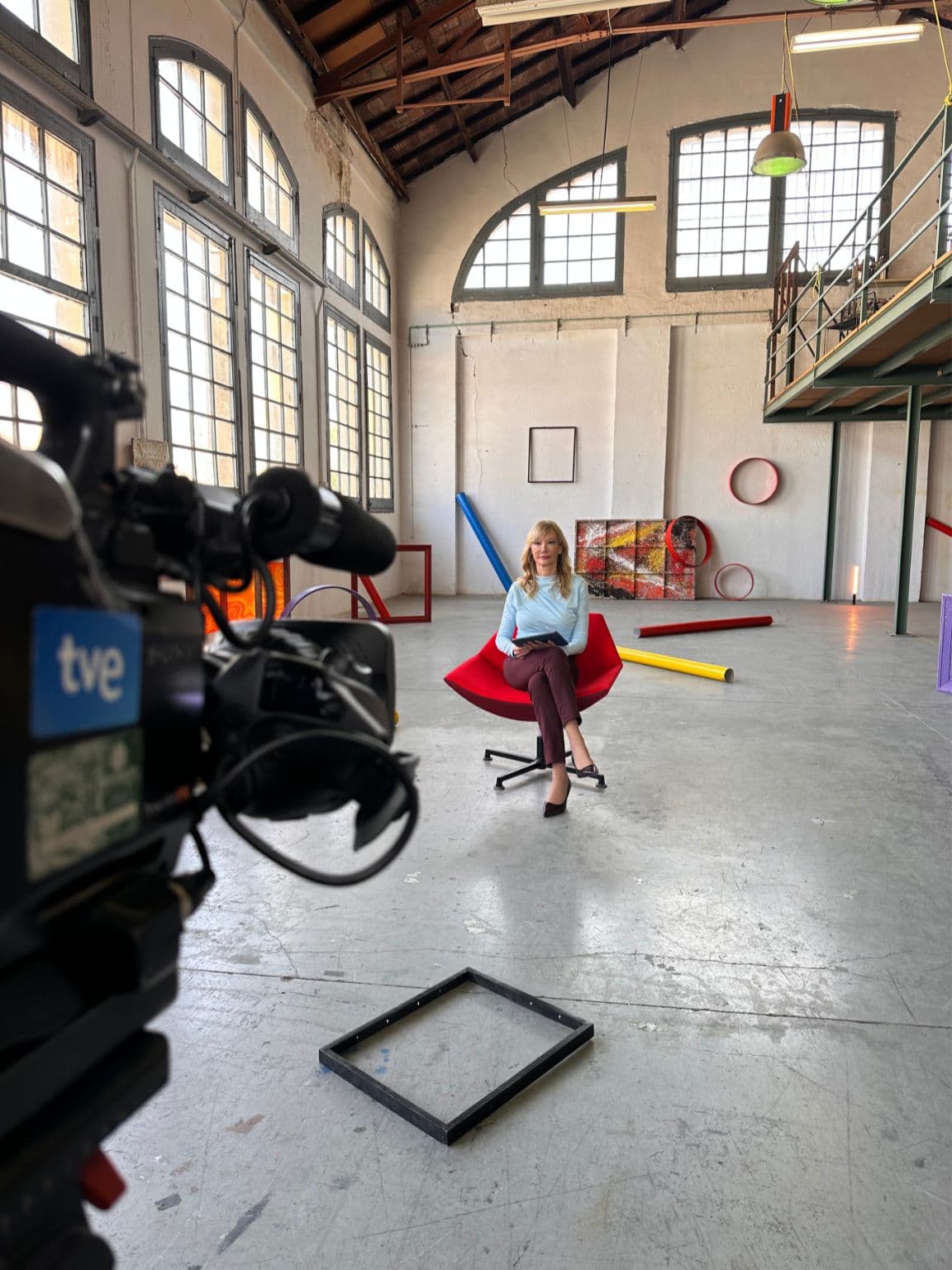 Mónica en el plató de TVE